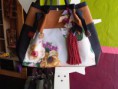 Cartera en Negro con Flores. Bs.F 550